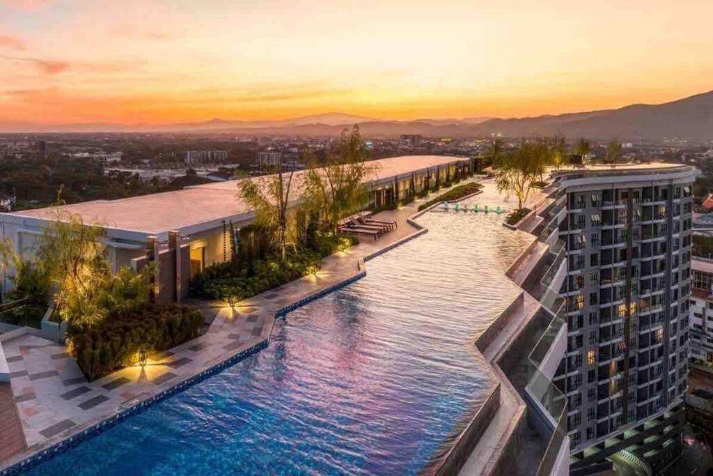 New & Cozy 2 Bedroom @ The Astra Sky River Chiang Mai Exterior foto