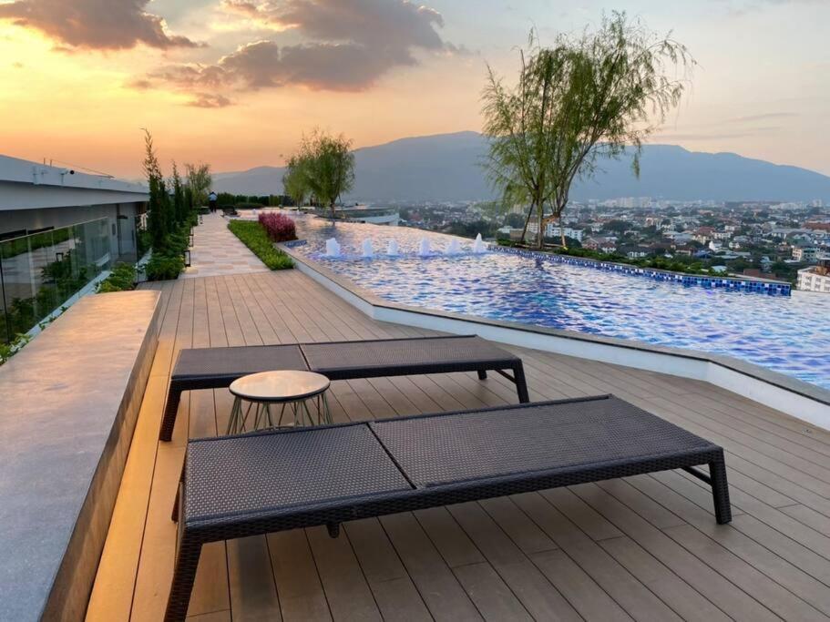 New & Cozy 2 Bedroom @ The Astra Sky River Chiang Mai Exterior foto